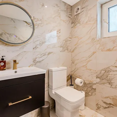 Battersea Spacious Home Perfect For Family And Groups With Free Parking Sleep 8 London Exterior photo
