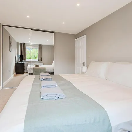 Battersea Spacious Home Perfect For Family And Groups With Free Parking Sleep 8 London Exterior photo