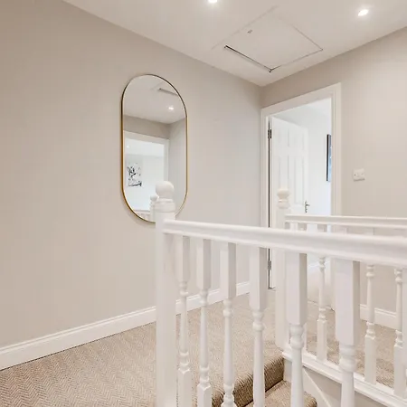 Battersea Spacious Home Perfect For Family And Groups With Free Parking Sleep 8 London Exterior photo