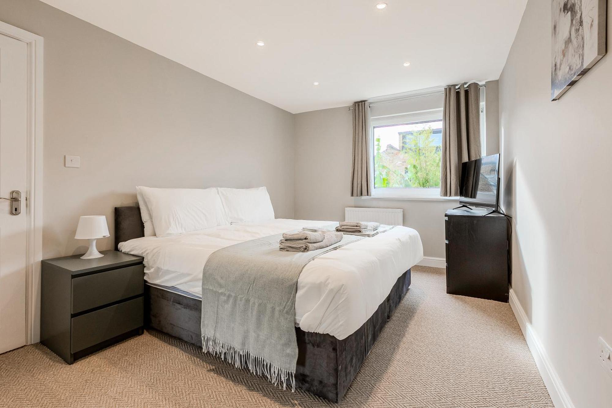 Holiday home Battersea Spacious Perfect For Family And Groups With Free Parking Sleep 8 *