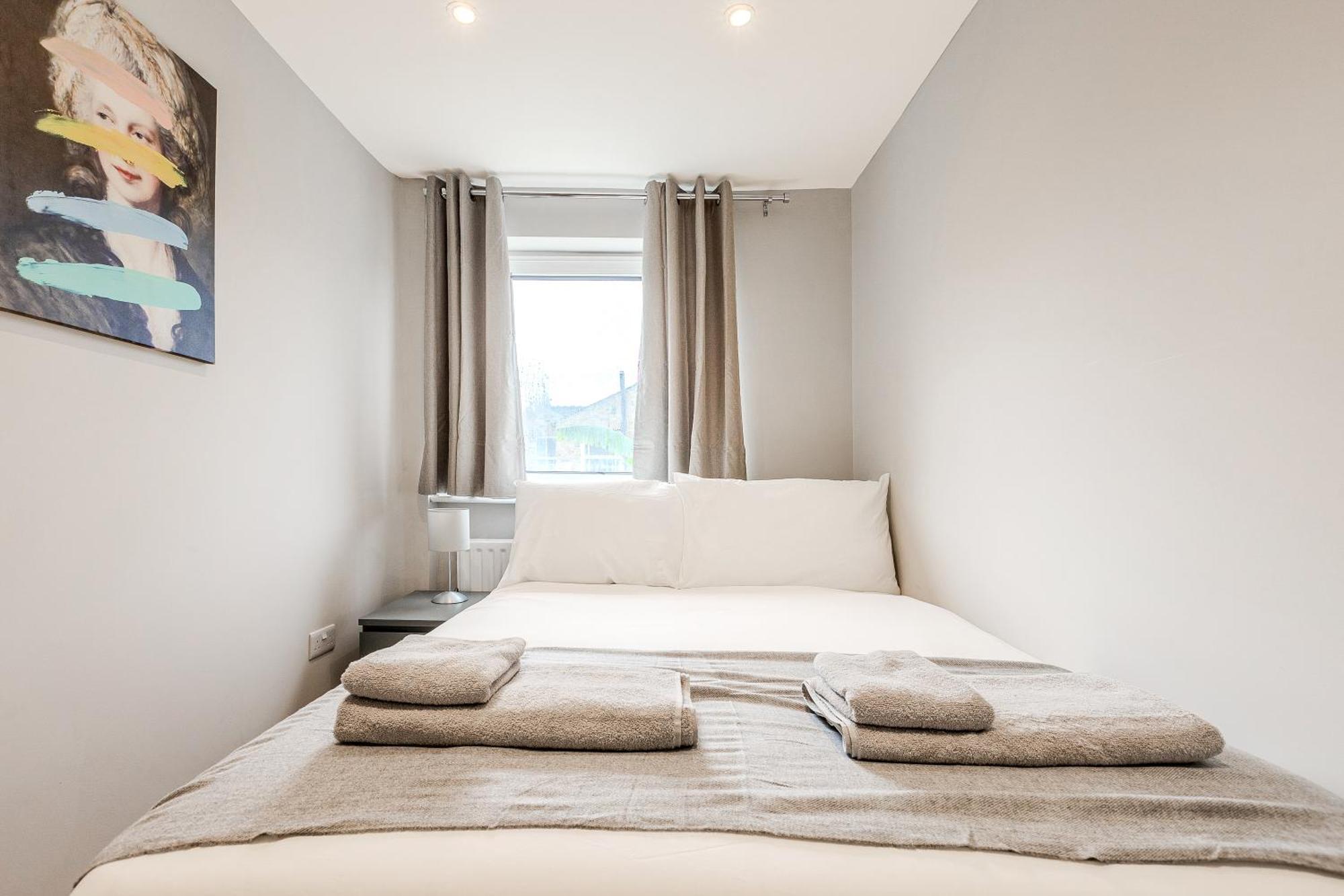 Battersea Spacious Perfect For Family And Groups With Free Parking Sleep 8 Holiday home London