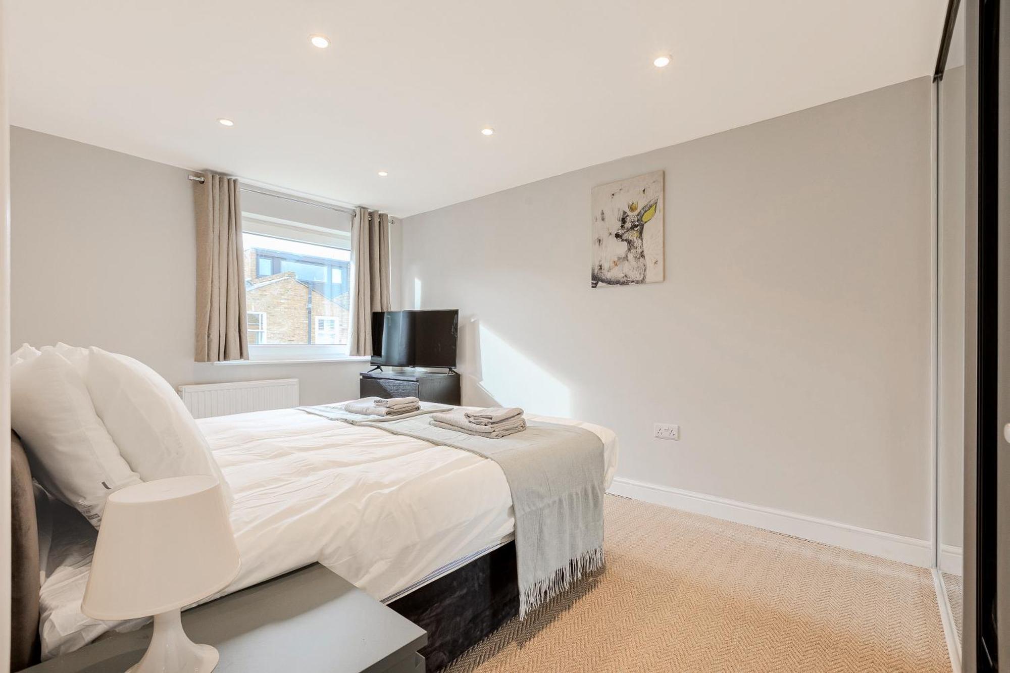 Battersea Spacious Perfect For Family And Groups With Free Parking Sleep 8 Holiday home