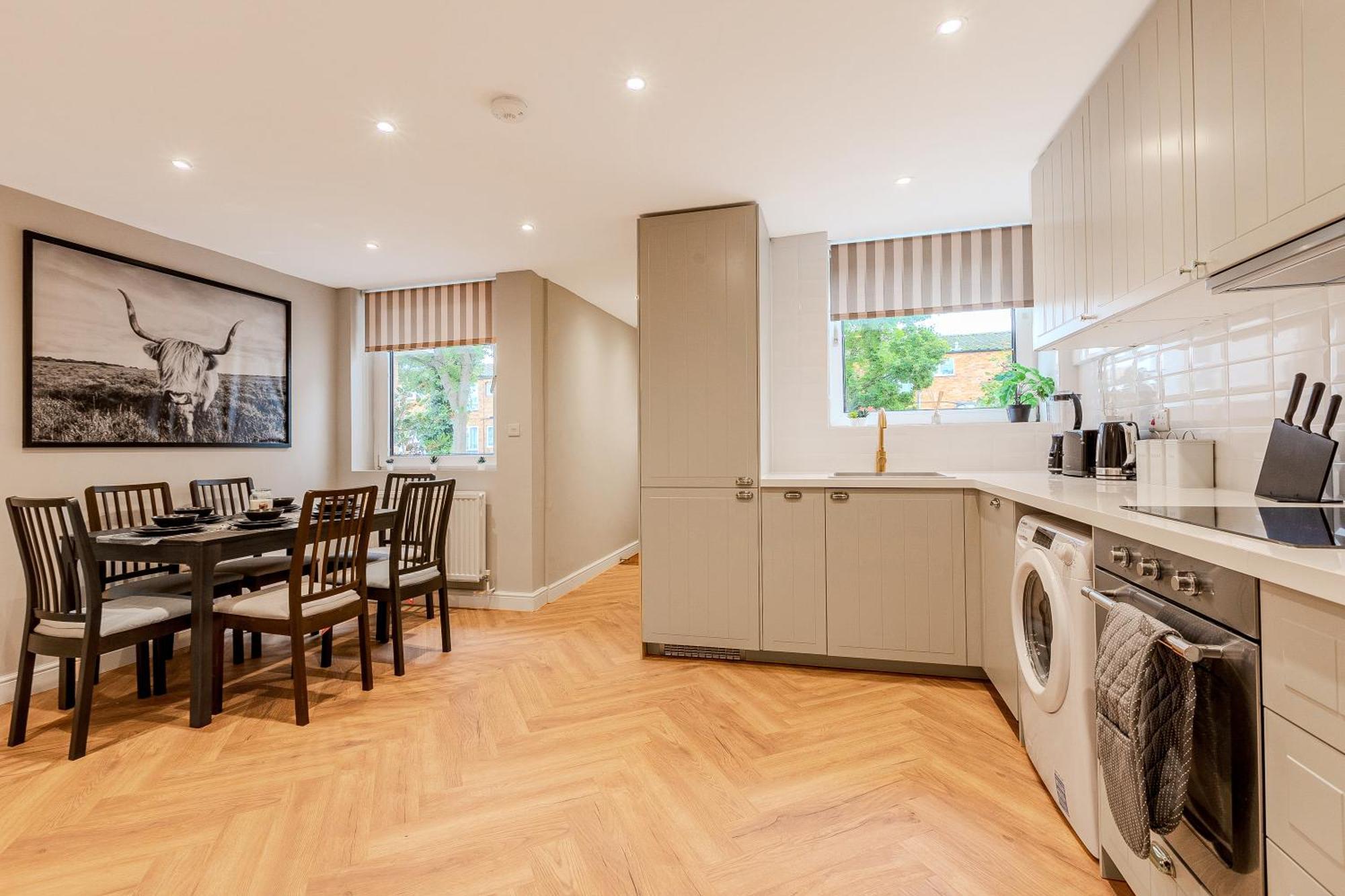Holiday home Battersea Spacious Perfect For Family And Groups With Free Parking Sleep 8