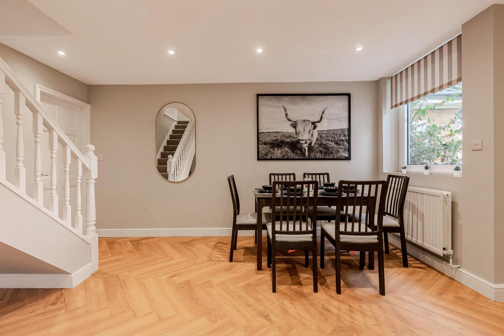 Battersea Spacious Perfect For Family And Groups With Free Parking Sleep 8 Holiday home London